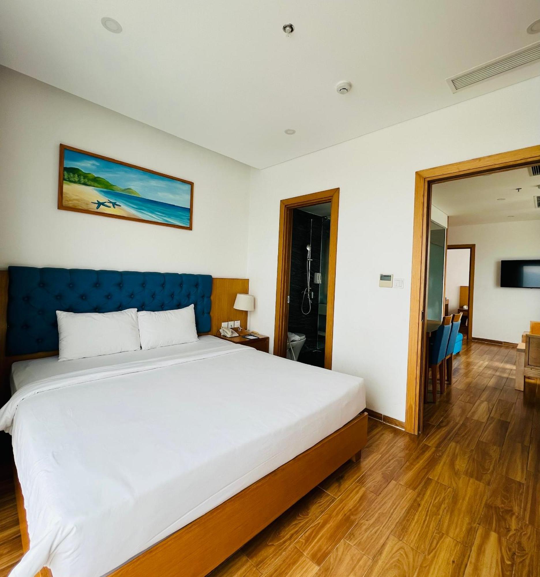 Seashore Hotel & Apartment Дананг Экстерьер фото