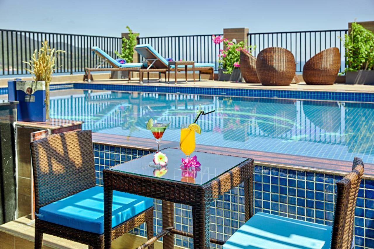 Seashore Hotel & Apartment Дананг Экстерьер фото